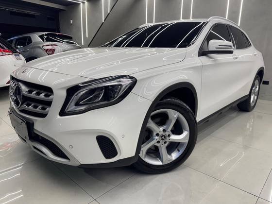 MERCEDES-BENZ GLA 200 1.6 CGI FLEX ADVANCE 7G-DCT MERCEDES-BENZ GLA 200 1.6 CGI FLEX ADVANCE 7G-DCT
